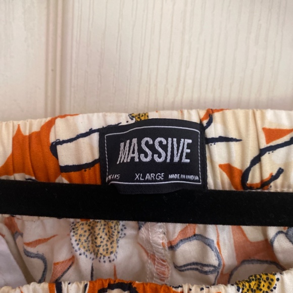 NWT XL Men swim trunks Massive - Picture 2 of 5